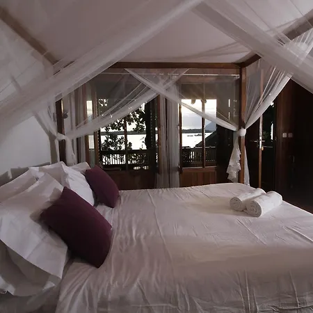 Bobocha Siladen Hotel Bunaken Exterior photo